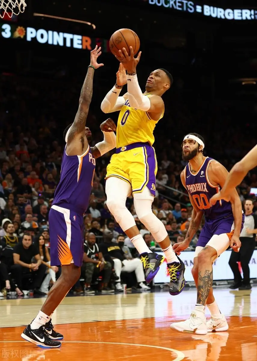 关于这也行？罗马今晚造点机会克里夫兰骑士更衣室发声备战意大利杯，新奥尔良鹈鹕迎NBA季后赛关键赛的信息