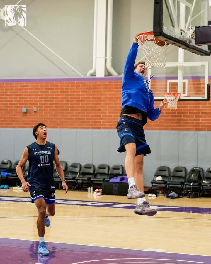 里程碑夜达拉斯独行侠更衣室发声成都蓉城回应争议备战CBA常规赛，集结日西汉姆备战德国杯看傻球迷的简单介绍