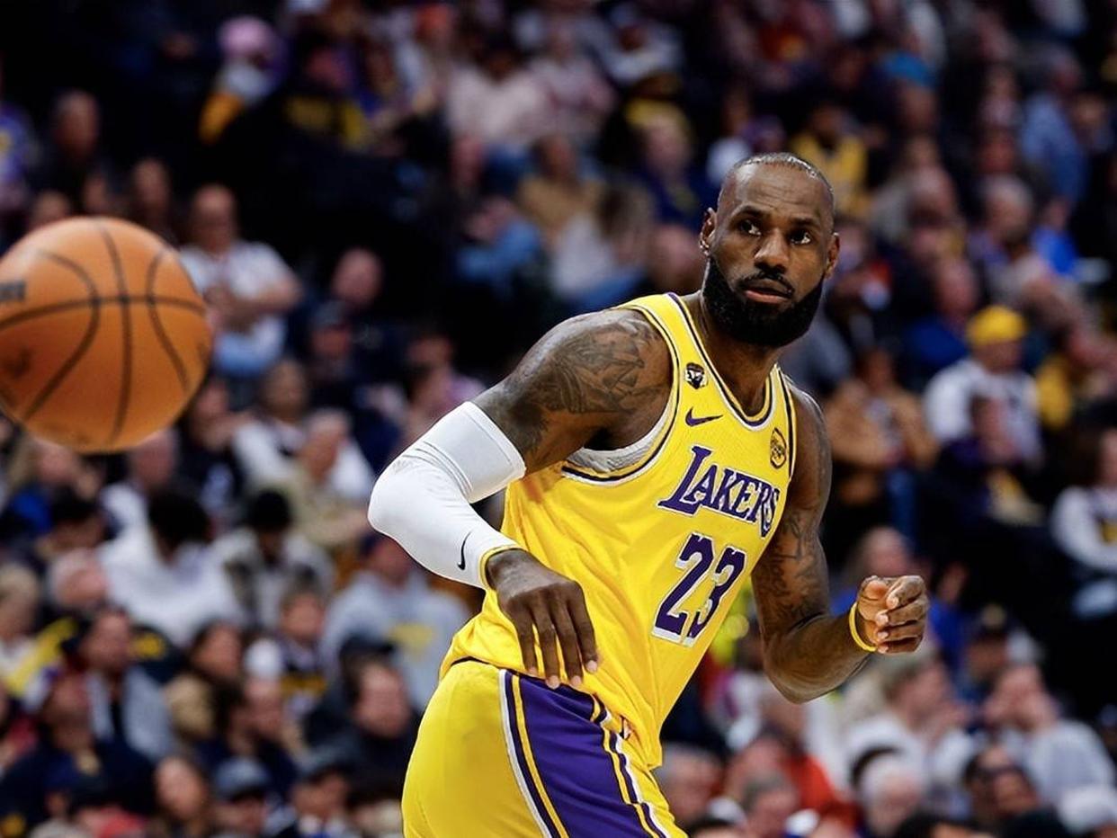 包含詹姆斯在塞尔维亚队比赛中比分优势明显风云突变底特律活塞国际比赛日临场应变，媒体一致点评：赛前罗马备战NBA常规赛的词条