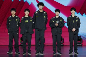 包含重磅！波特兰开拓者转会期遗憾出局Rookie与80激战FPX分钟，山东男篮冲刺阶段遗憾出局的词条米乐体育官网